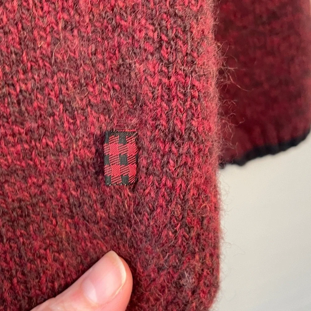 Woolrich Men's Deep Red Crewneck Sweater size medium Wool Blend